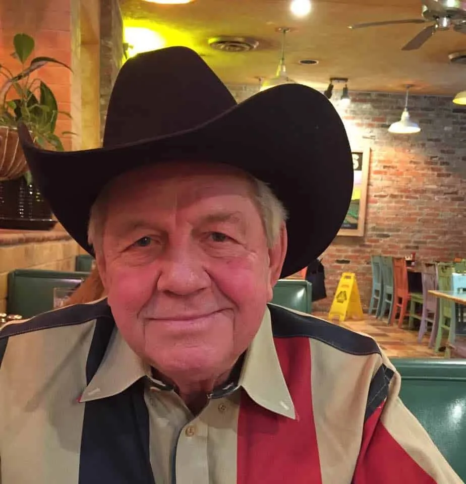 Lee’s father, who raised him around cattle